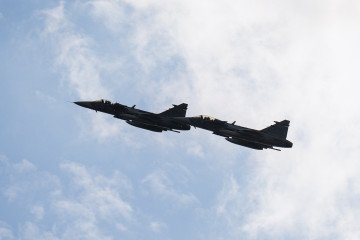 Sweden to Deploy Gripen Fighter Jets and Naval Ships to Guard Finnish Border With Russia Swedish Air Force Saab Gripen fighter jets. (Source: Getty Images)