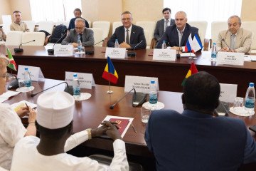 Ukraine Warns of Sanctions After Ambassadors From Chad, Guinea, Burundi Visit Crimea Ukraine Warns of Sanctions After Ambassadors From Chad, Guinea, Burundi Visit Crimea