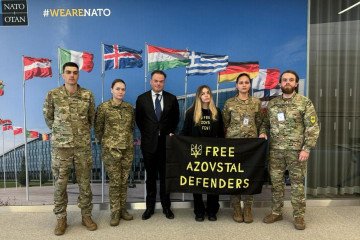 Azov Brigade Delegation Pushes for POW Release in NATO Talks, Citing Inhumane Russian Captivity Azov Brigade Delegation Pushes for POW Release in NATO Talks, Citing Inhumane Russian Captivity