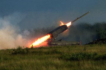 Ukrainian Forces Destroy Rare Russian TOS-1A Flamethrower System Worth Approximately $15 Million, Video Ukrainian Forces Destroy Rare Russian TOS-1A Flamethrower System Worth Approximately $15 Million, Video