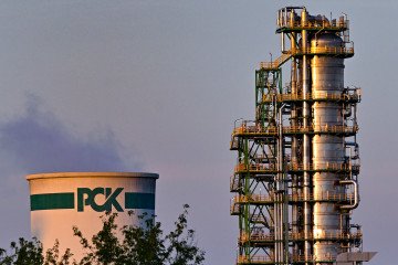 Russia’s Oil Export Slump Raises Doubts Over Long-Term Production Capacity, Bloomberg Reports