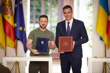 Ukraine and Spain Sign Security Agreement With €1 Billion in Military Aid