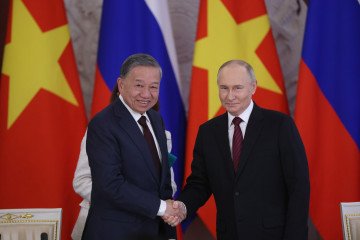 Russia, Vietnam Using Oil Profits to Evade US Sanctions on Arms Deals