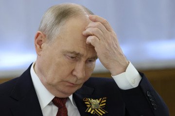 Vladimir Putin Russian economy Political stability Economic decline