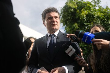 Romanian President-Elect Nicușor Dan Offers Operational Backing for Ukraine Contingent