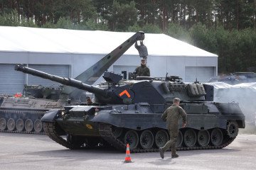 Germany Unveils New Military Aid Package for Ukraine, Including 22 Leopard Tanks Germany Unveils New Military Aid Package for Ukraine, Including 22 Leopard Tanks