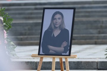 Ukraine Sanctions Moscow Judge Linked to Viktoriia Roshchyna’s Imprisonment A portrait of Ukrainian journalist Viktoriia Roshchyna is seen during a farewell ceremony on Maidan Nezalezhnosti on August 8, 2025 in Kyiv, Ukraine. (Source: Getty Images)