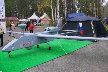 Russian Forpost reconnaissance UAV on public display, based on the Israeli IAI Searcher design. (Source: Russian media)