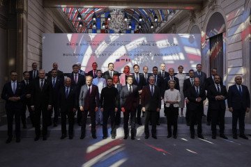 Macron detalla un plan de tres pilares para la futura seguridad de Ucrania y la supervisión del alto el fuego