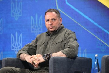 Ucrania mantiene conversaciones con los enviados especiales de EE.UU. Witkoff y Kellogg sobre un alto el fuego de 30 días