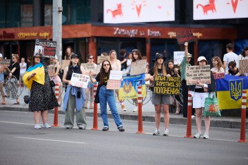 Russia's GRU Spies Sanctioned by UK for Mariupol Bombing and Cyber Attacks on Western Targets