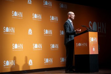 Richard Deitz, founder and president of VR Capital Group, speaks at the 21st Annual Sohn Investment Conference in New York on May 4, 2015. (Source: Getty Images) Richard Deitz, founder and president of VR Capital Group, speaks at the 21st Annual Sohn Investment Conference in New York on May 4, 2015. (Source: Getty Images)