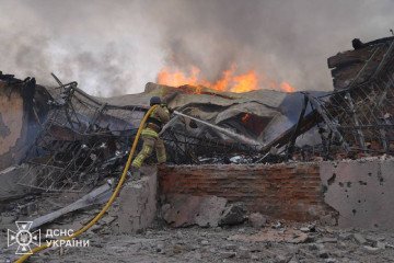 Un ataque ruso con misiles contra un barrio de Sumy causa tres muertos, entre ellos un niño, y once heridos