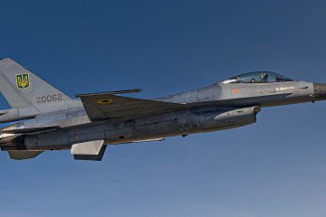 A Ukrainian Air Force F-16 fighter jet flies during a training mission. (Source: Ukrainian Air Force)