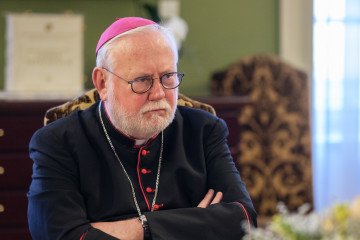 Vatican Envoy Urges Immediate Peace Talks Between Russia and Ukraine in Moscow Vatican diplomatic envoy Archbishop Paul Richard Gallagher. (Source: Getty Images)
