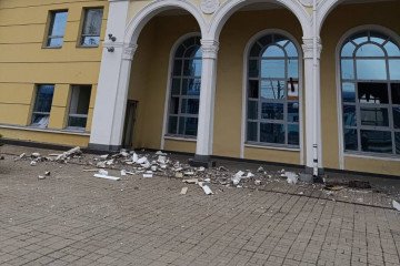 The aftermath of a Russian strike on the Sloviansk railway station. (Source: Ukrzaliznytsia)