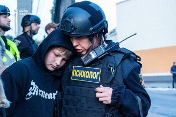 Cuatro niños entre los 15 heridos por el ataque de drones rusos a zonas residenciales de Kharkiv