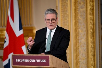 UK PM Starmer: “We Should All Be Supporting Zelenskyy, Not Fawning Over Putin” UK PM Starmer: “We Should All Be Supporting Zelenskyy, Not Fawning Over Putin”