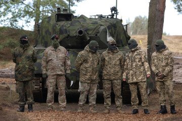 Germany Lends Ukraine Soviet-Era Tanks for Battlefield Simulation Training Germany Lends Ukraine Soviet-Era Tanks for Battlefield Simulation Training
