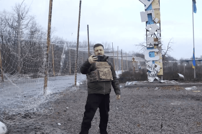 Putin Invites Journalists to “Surrounded” Ukrainian Forces in Kupiansk—Zelenskyy Shows Up Instead