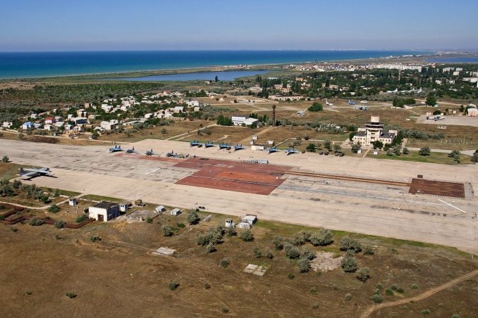 Illustrative image. Russian Navy fighter jets at the Saky airfield in 2010.