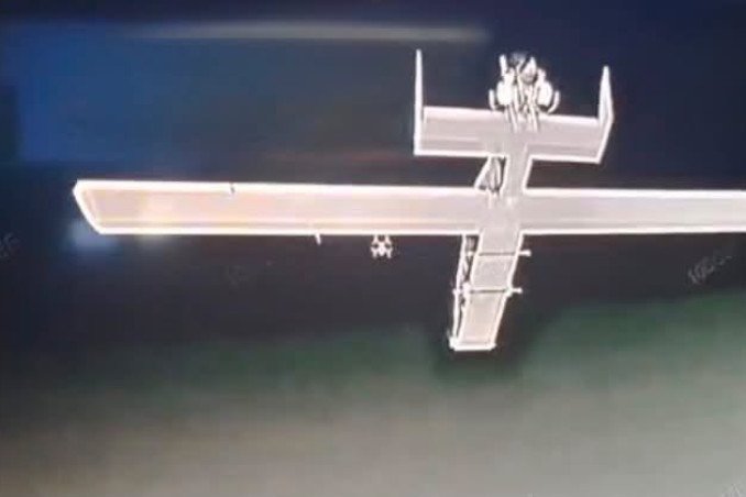 A fixed-wing drone tracked from below by an interceptor drone. (Source: Serhii “Flash” Beskrestnov) A fixed-wing drone tracked from below by an interceptor drone. (Source: Serhii “Flash” Beskrestnov)