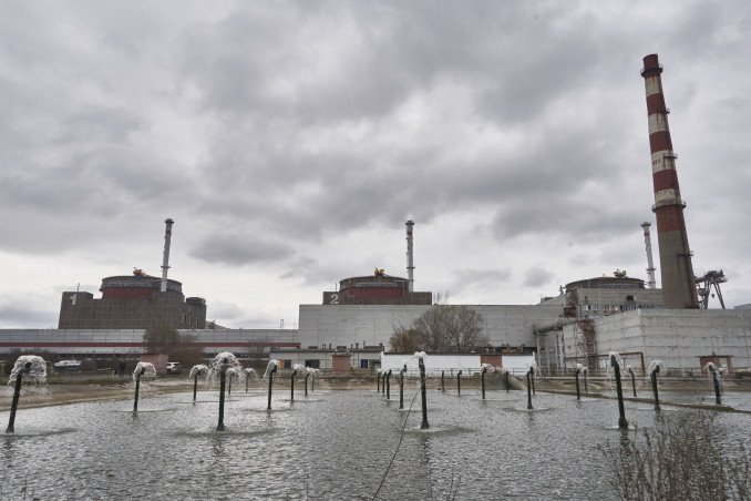 Vista de la central nuclear de Zaporizhzhia, la mayor planta nuclear de Europa, ocupada por Rusia en la región ucraniana de Zaporizhzhia.