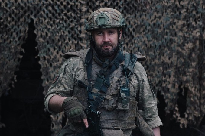 “I Acted on Reflex”: Ukrainian Soldier Saves Civilians After Russian Drone Attack on a Train