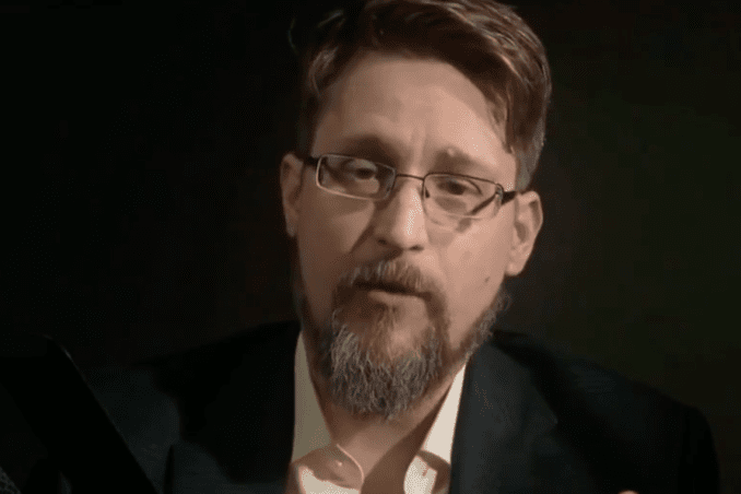 Snowden Used in FSB Campaign Against Western Runet Infrastructure and Apple Smartphones Edward Snowden, interviewed for Russian state-owned media "Rossiya-1" (Source: Russian media)