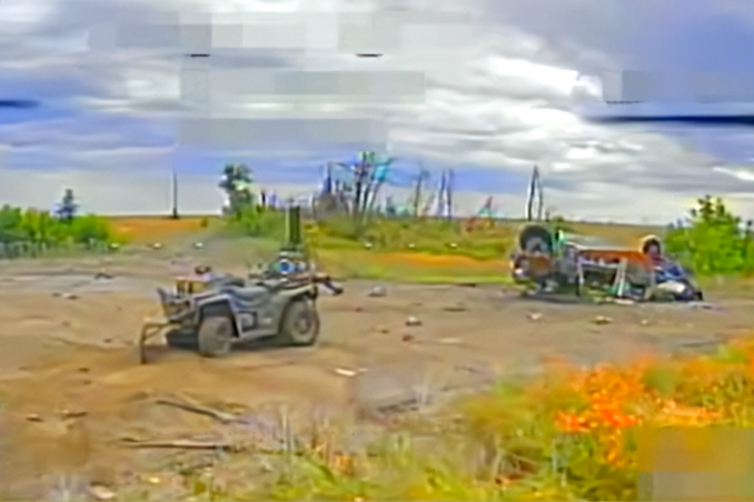 Vehículos todoterreno rusos destruidos y abandonados en el campo de batalla tras un asalto ruso fallido cerca de Mala Tokmachka, en la región de Zaporizhzhia.
