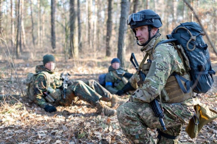 Stakhovsky with his brothers-in-arms. Photo: provided by Serhiy Stakhovsky.