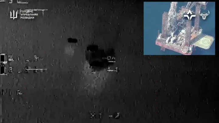 Imágenes térmicas de la inteligencia militar ucraniana muestran el momento en que un ataque con dron impactó una plataforma de gas controlada por Rusia en el Mar Negro. Recuadro: vista satelital de la plataforma objetivo. (Fuente: HUR / Inteligencia de Defensa de Ucrania)