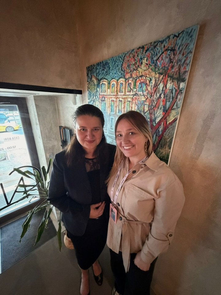 Oksana Markarova (L), Valeriya Ionan (R). (Source: Valeriya Ionan)
