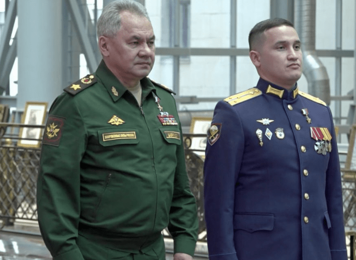 Then-Russian Defense Minister Sergei Shoigu stands with Nursultan Mussagaleyev after presenting him with the Gold Star medal of Hero of Russia during an award ceremony in Moscow on June 11, 2023. (Photo: open source)