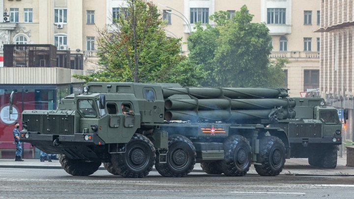 Illustrative photo showing a parade display of Russia’s Tornado-S multiple launch rocket systems. (Photo: Open source)