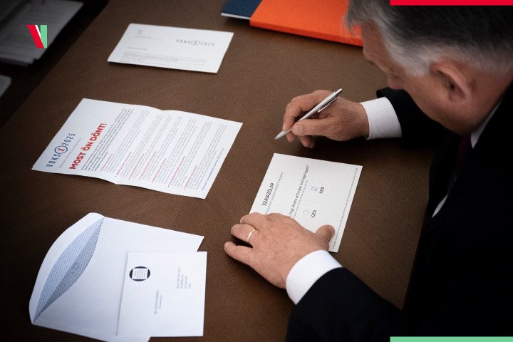 Hungarian Prime Minister Viktor Orban marks “No” on a national consultation ballot, voting against Ukraine’s EU membership. (Source: Orbán Viktor / Facebook) Hungarian Prime Minister Viktor Orban marks “No” on a national consultation ballot, voting against Ukraine’s EU membership. (Source: Orbán Viktor / Facebook)