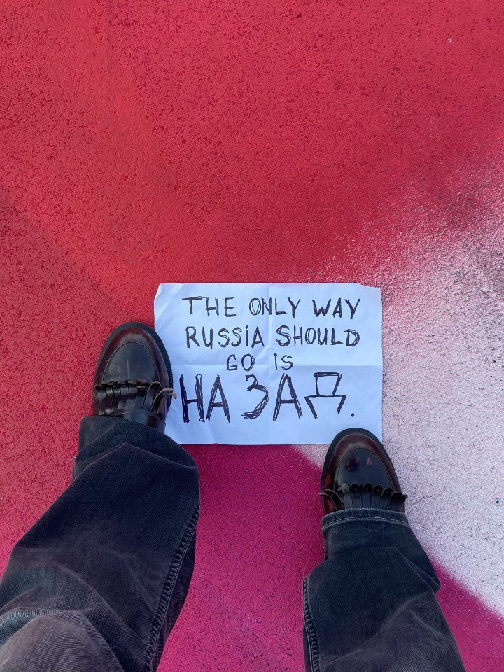 Sofiia’s sign saying “The only way Russia should go is ‘BACK’” Photo: Sofiia Sofiia’s sign saying “The only way Russia should go is ‘BACK’” Photo: Sofiia