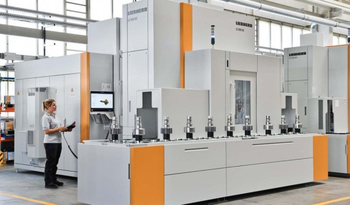 German-built Liebherr LC500 gear hobbing machine, used for shaping artillery drivetrain components. (Source: liebherr.com)