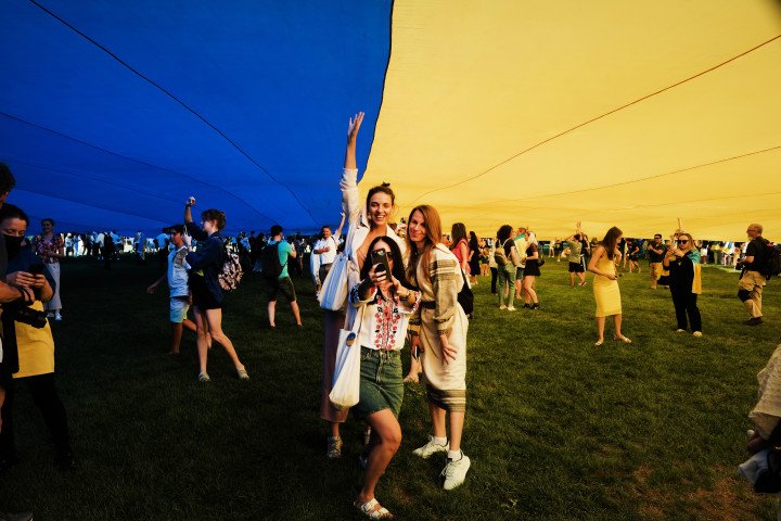 Hundreds gather to mark Ukraine Independence Day in Central Park on August 24, 2022 in New York City. (Photo by Spencer Platt/Getty Images)