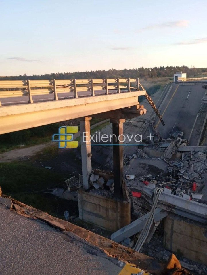 Collapsed bridge spans on the Donetsk–Mariupol highway after a Ukrainian strike disrupted a key Russian logistics route. (Source: Exilenova+) Collapsed bridge spans on the Donetsk–Mariupol highway after a Ukrainian strike disrupted a key Russian logistics route. (Source: Exilenova+)