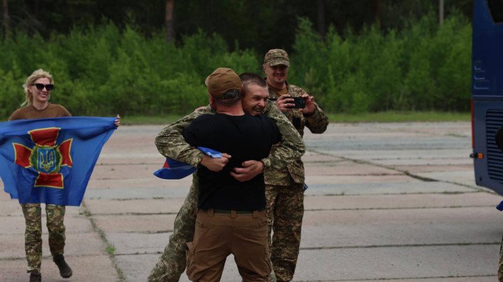 Freed Ukrainian servicemen after a prisoner swap between Ukraine and Russia on May 24, 2025. (Source: Volodymyr Zelenskyy/X) Freed Ukrainian servicemen after a prisoner swap between Ukraine and Russia on May 24, 2025. (Source: Volodymyr Zelenskyy/X)