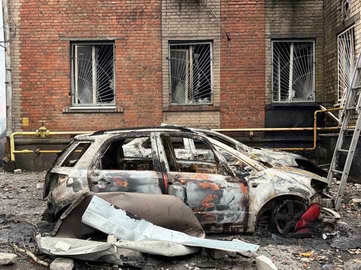 Suspilne’s car, destroyed as a result of an attack on Dnipro on the night of November 18. (Source: Suspilne Dnipro)