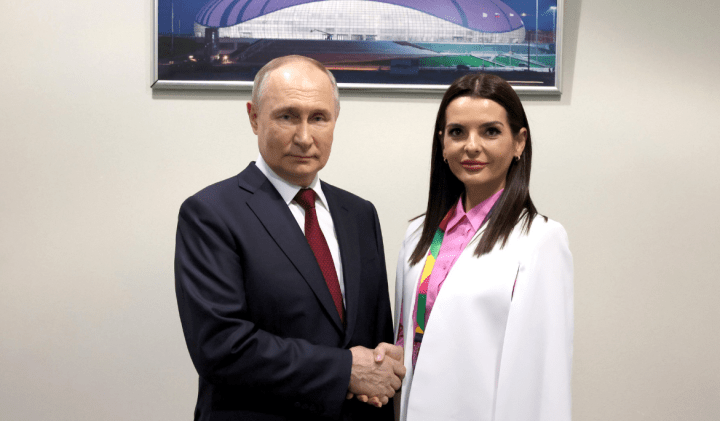 Russian leader Vladimir Putin and Evghenia Guțul. Source: Kremlin.ru/archive