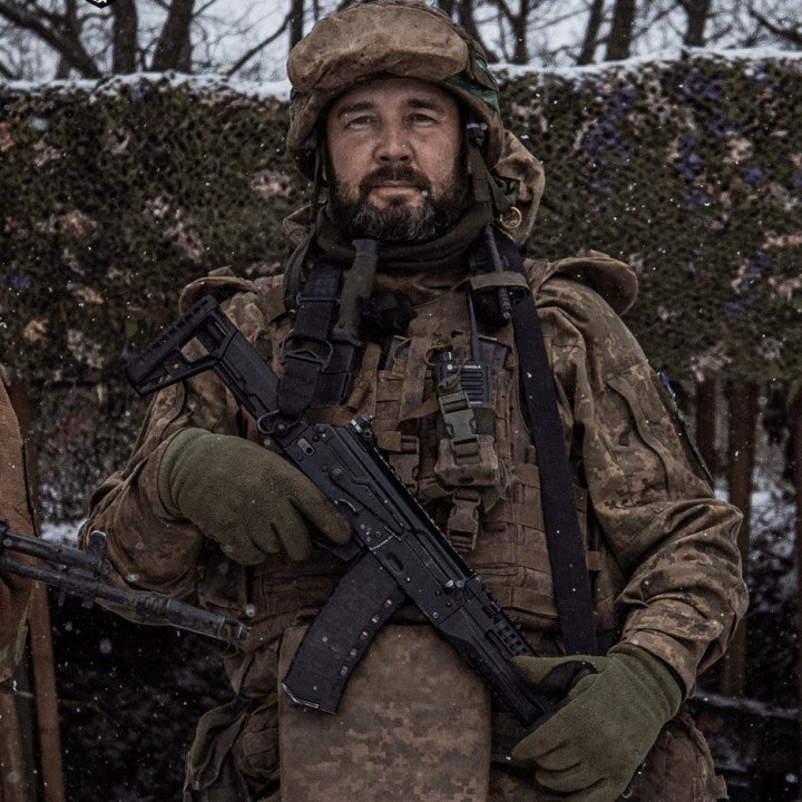 Omar on duty as a part of 93rd Brigade. Photo: Omar.