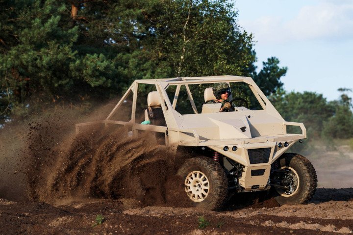 Dutch soldier test-driving an Ermine hybrid vehicle during off-road field trials. (Source: Rheinmetall) Dutch soldier test-driving an Ermine hybrid vehicle during off-road field trials. (Source: Rheinmetall)
