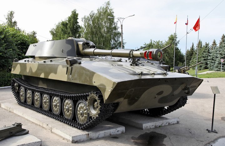 Russian 2S1 Gvozdika self-propelled artillery system displayed at Pobeda Memorial Park in Cheboksary, Russia. (Source: Wikimedia Commons)