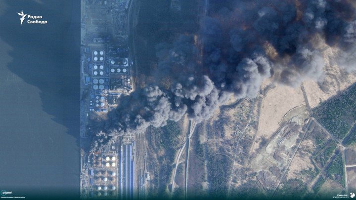 Satellite image shows drone strike in Russia’s Leningrad region. (Source: Radio Liberty) Satellite image shows drone strike in Russia’s Leningrad region. (Source: Radio Liberty)