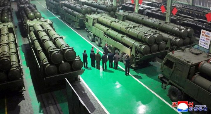 North Korean leader Kim Jong Un inspects what appear to be newly developed 600 mm-class multiple launch rocket systems at a defense production facility. (Source: KCNA) North Korean leader Kim Jong Un inspects what appear to be newly developed 600 mm-class multiple launch rocket systems at a defense production facility. (Source: KCNA)