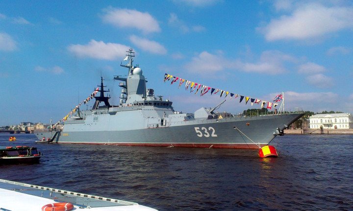 Russian Navy corvette Boykiy sails on the Neva River in St. Petersburg, July 26, 2013. (Source: Wikimedia Commons)