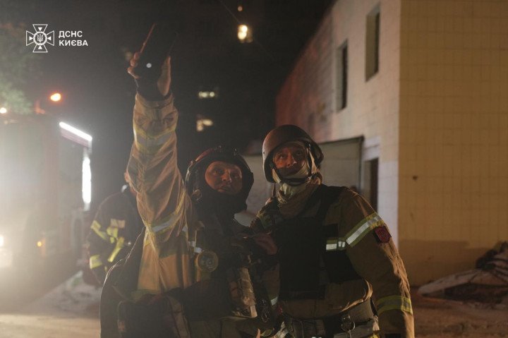 Las secuelas del ataque ruso en Kyiv y la región de Kyiv el 24 de mayo de 2025. (Fuente: SES) 